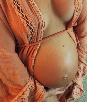 Кэндис Свейнпол наслаждается последними месяцами беременности