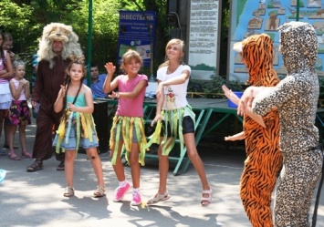 В Одесском зоопарке в День тигра поздравили полосатых и пятнистых хищников. Фото