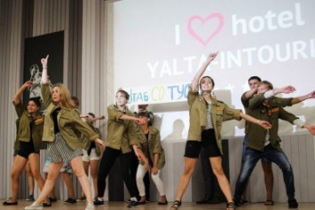 Более 150 студентов КФУ работают этим летом на благо Крыма (ФОТО)
