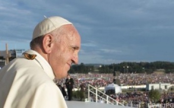 "Мы не рождены жить, как овощи" - Папа Римский призвал молодежь сменить диван на ботинки для прогулки