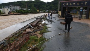 Юг Китая готовится к сильному тайфуну