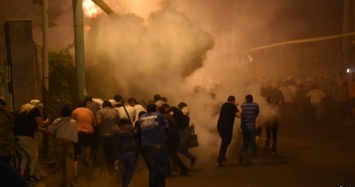 В Ереване полиция разогнала мирный протест на улице Хоренаци. 60 пострадавших (ФОТО)