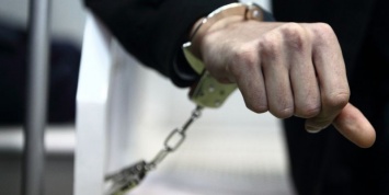 Бизнесмена, обвиняемого в вымогательстве денег, арестовали в Хмельницком
