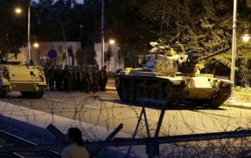 В Турции арестовали 33 высокопоставленных чиновников