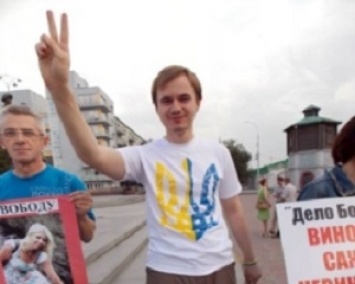 Реакция россиян на украинскую символику на улицах РФ