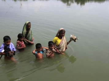 Около 200 человек стали жертвами наводнения в Индии и Непале