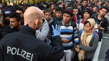 Полиция ФРГ отказывает во въезде каждому второму мигранту
