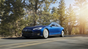 Tesla допустила ошибку «автопилота» в смертельном ДТП с участием Model S