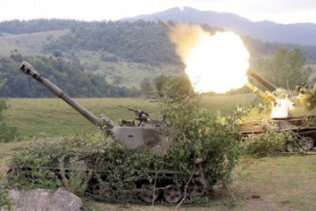 «Блуждающая» батарея САУ «Акаций» обстреливает Авдеевку из района шахты Засядько