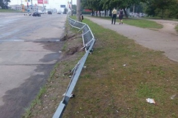На Салтовке на месте ДТП, где иномарка сбила насмерть пешехода, требуют установить светофор