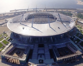 На новом стадионе Зенита снесло крышу