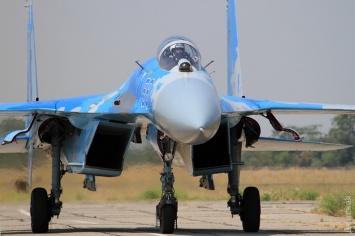Возвращающиеся из Румынии самолеты украинских Воздушных сил побывали в Одессе: первым сел "зубастый" Антонов
