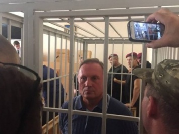 Суд поддался давлению националистов: экс-регионала Ефремова арестовали на два месяца