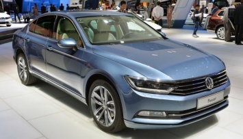 Названы британские цены на гибриды Volkswagen Passat GTE нового поколения