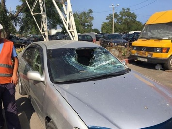 Неизвестные в Одессе разгромили приднестровский автомобиль за георгиевскую ленту