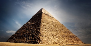 Ученые обнаружили в космосе загадочные древние пирамиды