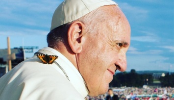 Папа Римский призвал не просиживать штаны на диване