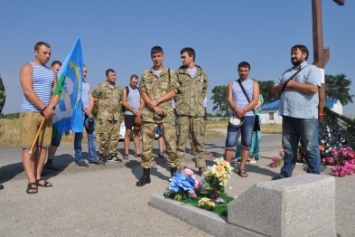 В Запорожье десантники отметили День ВДВ, почтив память погибших сослуживцев (ФОТО)