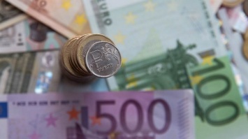 Курс евро превысил отметку в 75 рублей