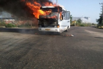 В Москве загорелся рейсовый автобус