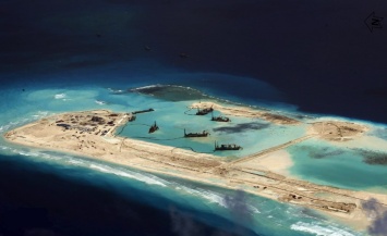 Министр обороны Китая призвал готовиться к "народной войне" на море