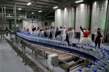 Пивобезалкогольный комбинат «Крым» начал выпуск лечебно-столовой воды