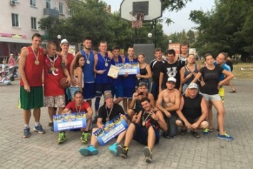Криворожская команда "KR City" стала бронзовым призером турнира по уличному баскетболу (ФОТО)