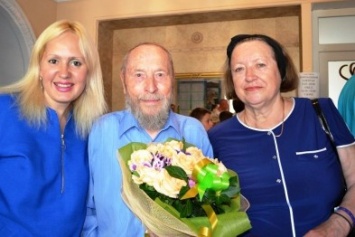 В южнобережном санатории «Родина» поздравляли гостя из Москвы с 99 летием