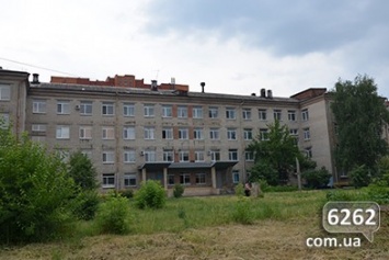 Жители Славянска задыхаются от биологического мусора роддома