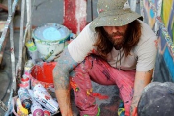 В Киеве украли краску у художника-муралиста