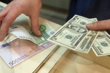 Нацбанк разрешил менять валюту до 150 тысяч гривен без паспортов
