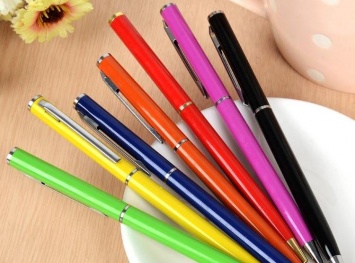 В США создали ручку, которая может писать любым цветом