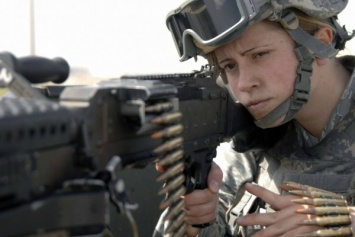 Ученые: Служба в армии приводит женщин к алкоголизму и депрессии