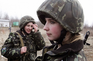 Женщины-военные могут стать легкой жертвой алкоголизма