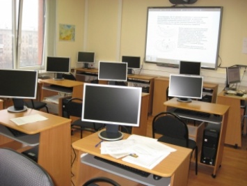 Трем школам города Китай передаст компьютерные классы