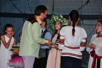 Юная херсонка на Международном конкурсе-фестивале стала первой, обойдя 1200 конкурсантов (фото)