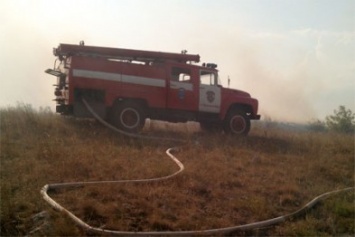 В Бахчисарайском районе горело 50 га сухой травы (ФОТО)