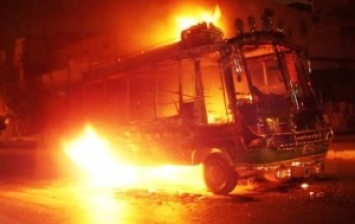 В Париже подожгли автобус - в районе, густо населенном мигрантами