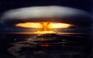 Жириновский допускает, что в ближайшее время будет применено ядерное оружие