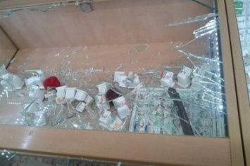 Дерзкое ограбление: в Киеве неизвестные напали на ювелирный магазин (ФОТО)