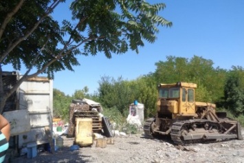 В Диевке нечем дышать из-за незаконной свалки: тысячи тонн мусора вот-вот погубят зеленую балку (ФОТО)