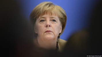 Опрос: За прошедший месяц Меркель сдала позиции