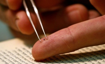 Учеными создан сенсор-имплантат размером с песчинку