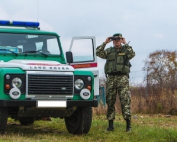 Армию РФ подняли на "границе" с Крымом