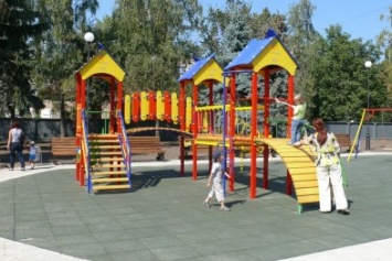 В Каменском попросили установить детские площадки на территории Романково