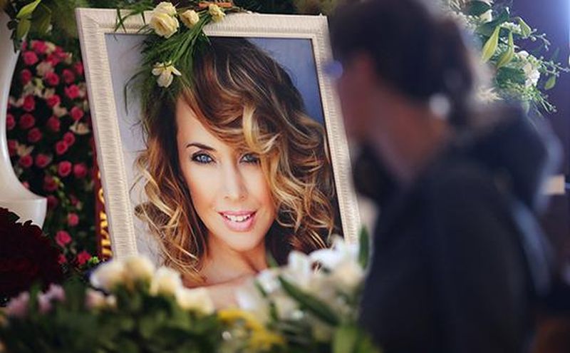 Певица Жанна Фриске сегодня была похоронена в Москве