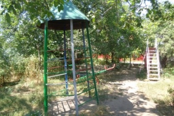Жители улицы Можайской сами создали детскую площадку для своих детей (ФОТО)