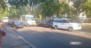 В центре Николаева из-за ДТП образовалась пробка на три квартала