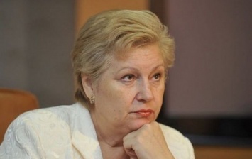 Суд отказался отпустить из-под стражи экс-нардепа КПУ Александровскую