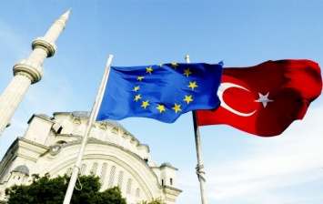 Германия и Люксембург выступили за продолжение переговоров с Турцией о членстве в ЕС